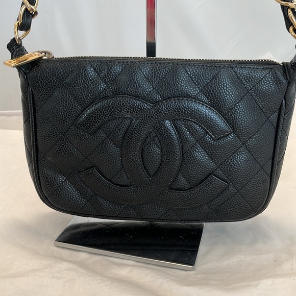 CHANEL Caviar Timeless Pochette - Picture 2 of 16